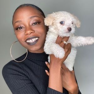 Meet your Posher, Adrionna